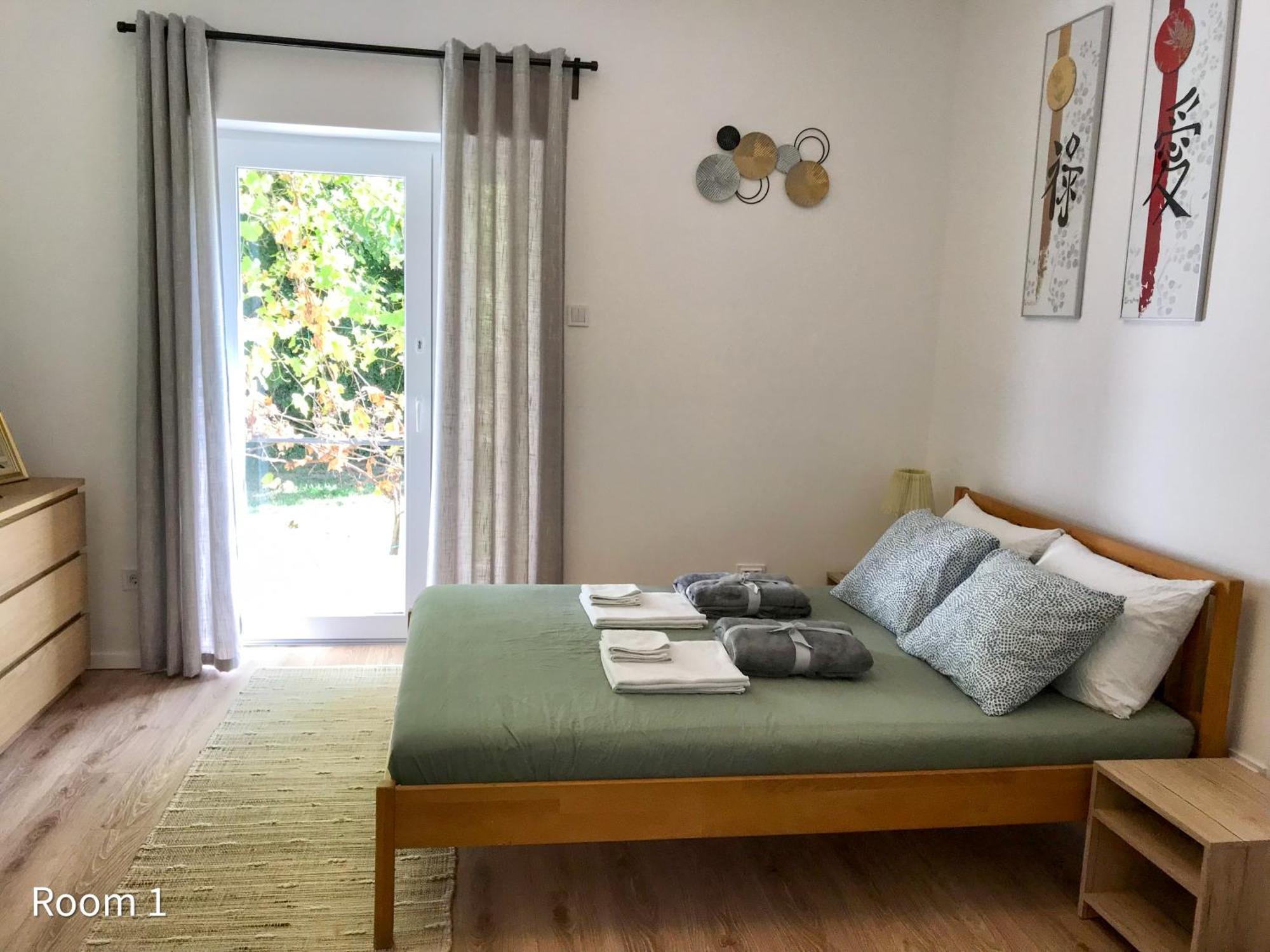 Quiet, Green, Relaxing Place - 2 Bedroom Apartment Balatonfured Luaran gambar