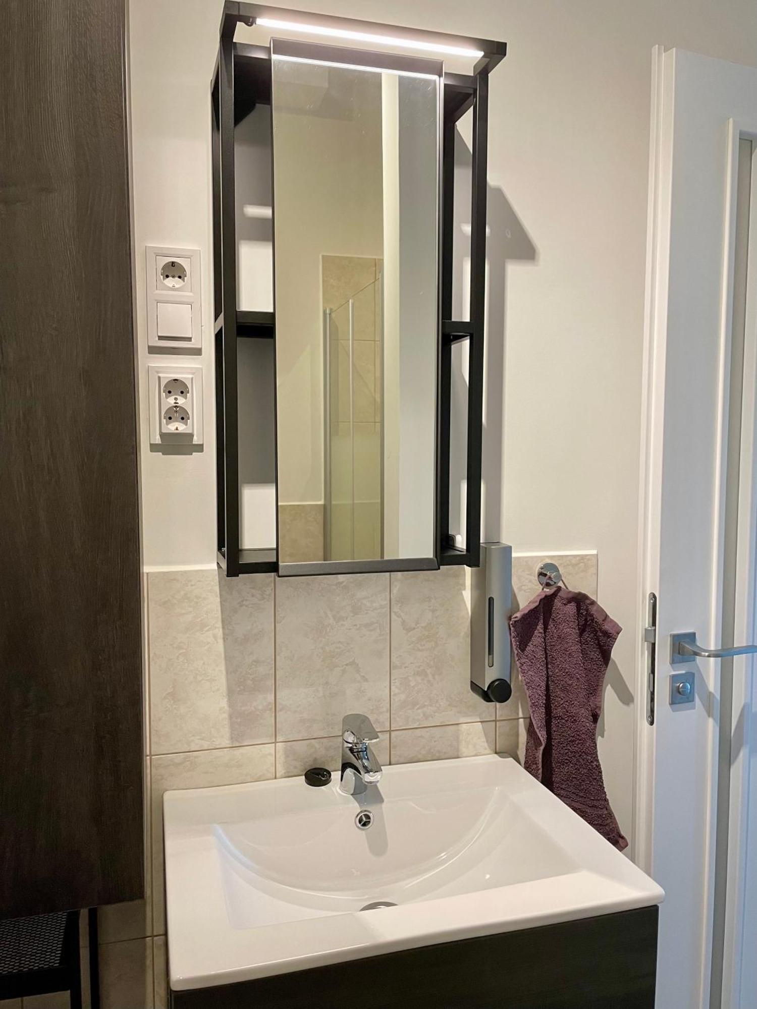 Quiet, Green, Relaxing Place - 2 Bedroom Apartment Balatonfured Luaran gambar